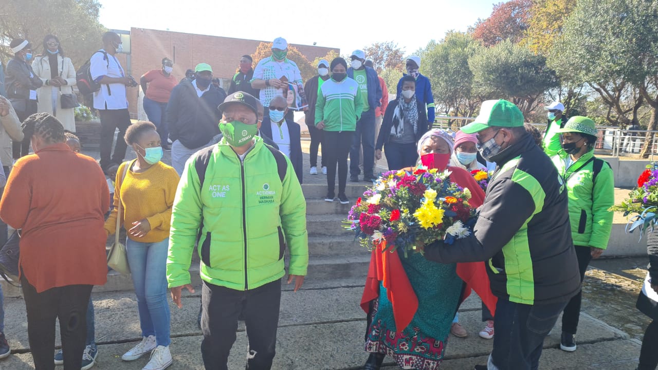 ce7240f8-d5c6-4e2b-9cb5-1631d5b4f981