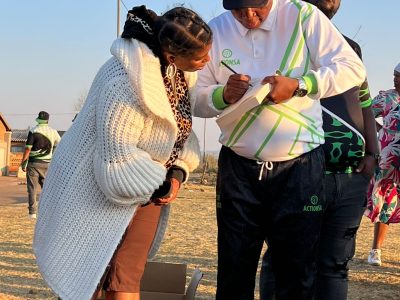 President Mashaba Donating his Book in Ward 130